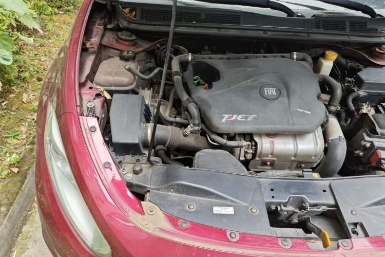 Used Fiat Viaggio 2012 1.4T Automatic Luxury Edition Engine Bay Right