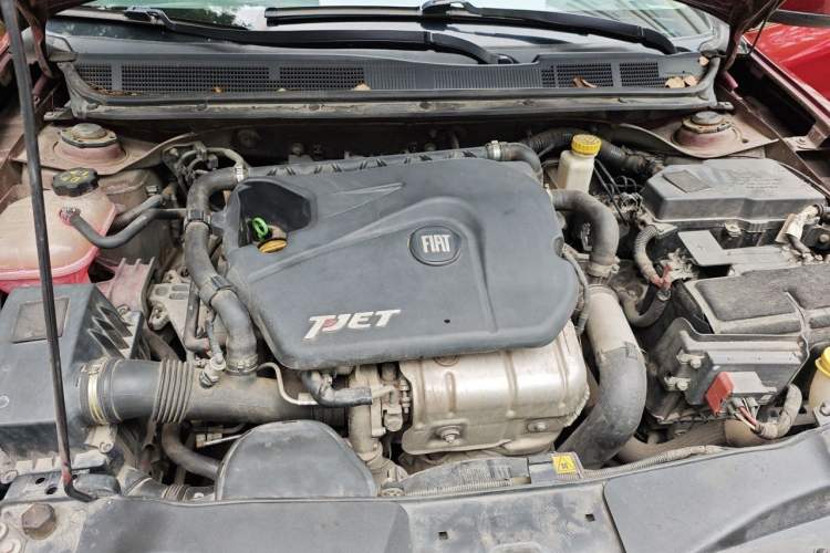 Used Fiat Viaggio 2012 1.4T Automatic Enjoyment Edition Engine Bay
