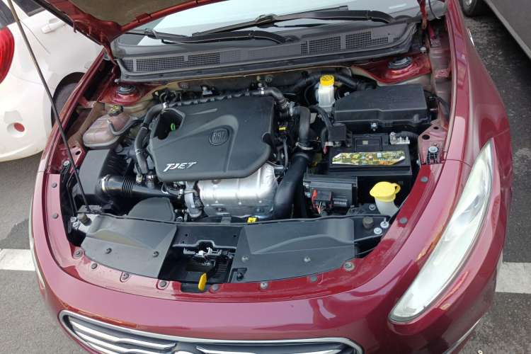 Used Fiat Viaggio 2012 1.4T Automatic Luxury Edition Engine Bay