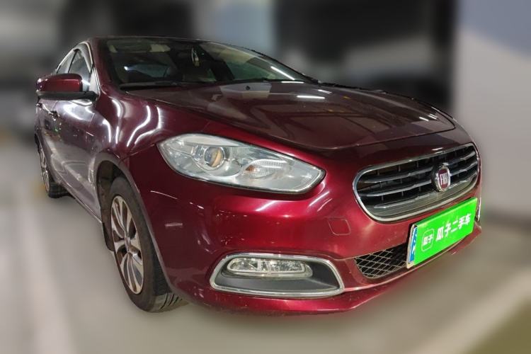 Used Fiat Viaggio 2012 1.4T Automatic Enjoyment Edition Front Right 45 Deg