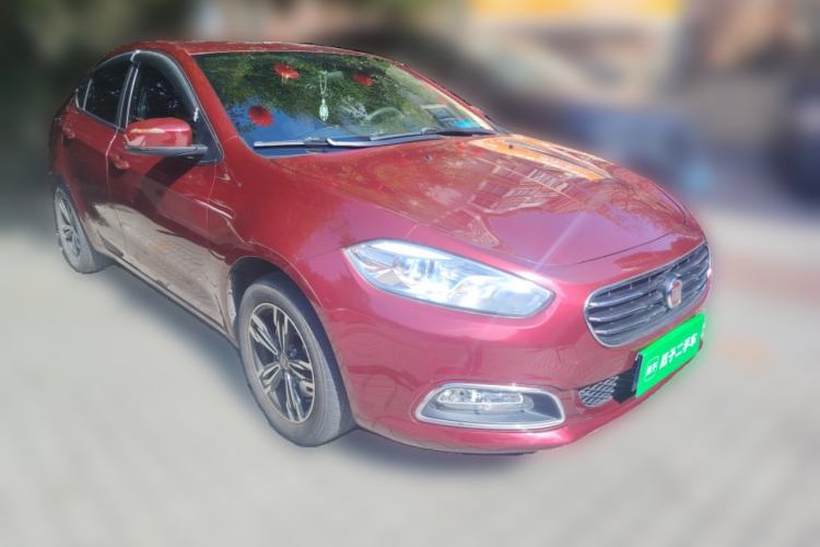 Used Fiat Viaggio 2012 1.4T Automatic Enjoyment Edition Front Right 45 Deg