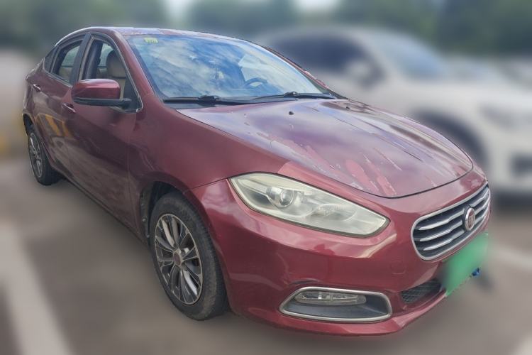 Used Fiat Viaggio 2012 1.4T Manual Enjoyment Edition Front Right 45 Deg