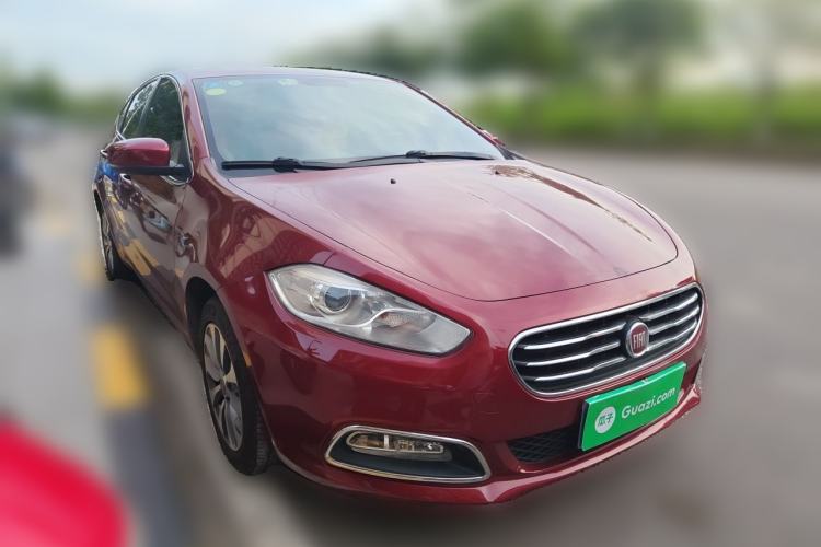 Used Fiat Viaggio 2012 1.4T Automatic Enjoyment Edition Front Right 45 Deg