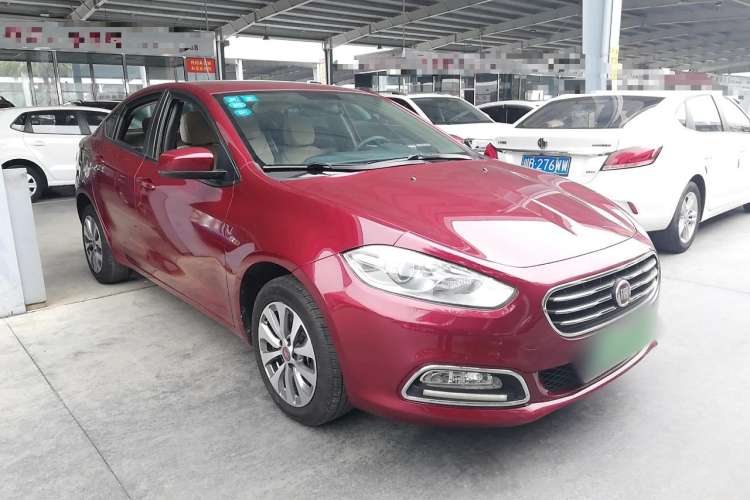 Used Fiat Viaggio 2012 1.4T Automatic Enjoyment Edition Front Right 45 Deg