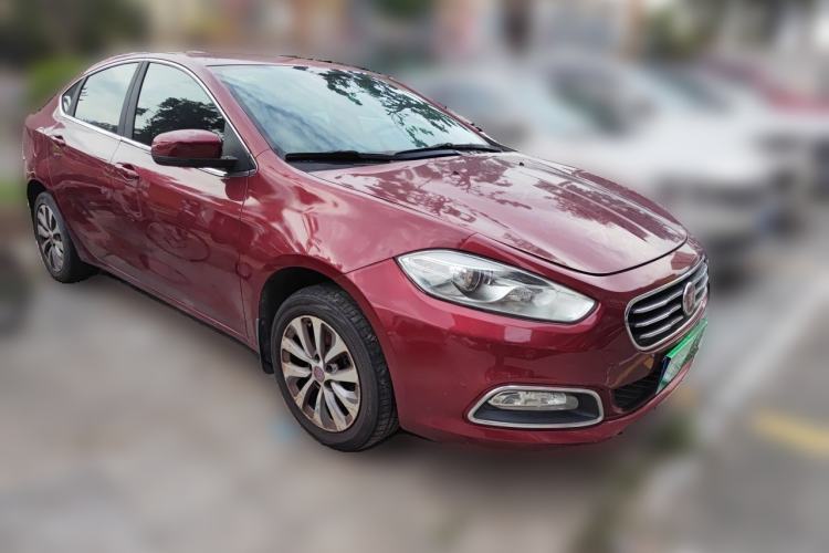 Used Fiat Viaggio 2012 1.4T Automatic Enjoyment Edition Front Right 45 Deg