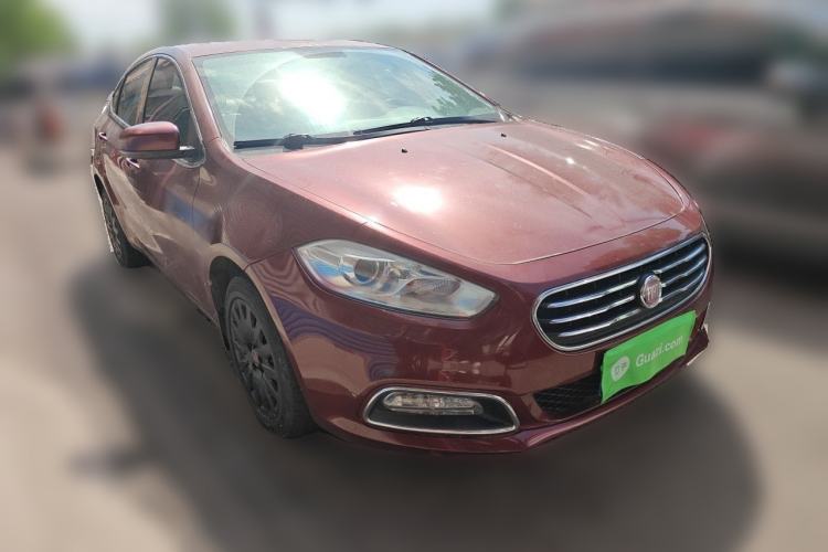 Used Fiat Viaggio 2012 1.4T Automatic Enjoyment Edition Front Right 45 Deg