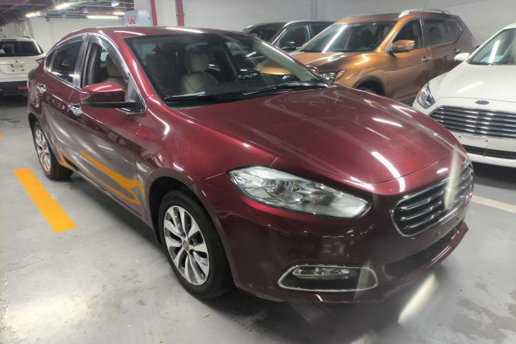 Used Fiat Viaggio 2012 1.4T Automatic Enjoyment Edition Front Right 45 Deg