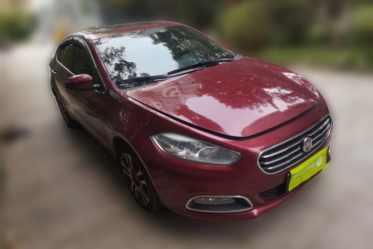 Used Fiat Viaggio 2012 1.4T Automatic Luxury Edition Front Right 45 Deg
