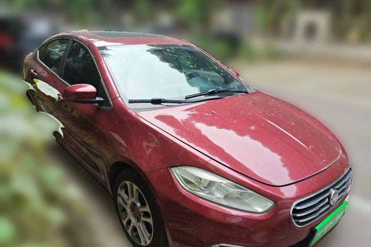Used Fiat Viaggio 2012 1.4T Automatic Luxury Edition Front Right 45 Deg