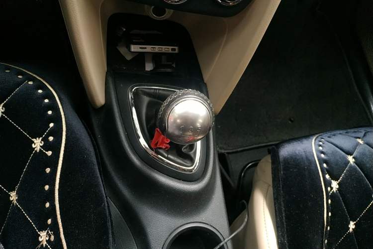 Used Fiat Viaggio 2012 1.4T Manual Enjoyment Edition Gear Lever