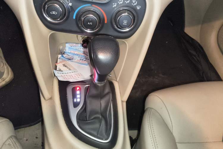 Used Fiat Viaggio 2012 1.4T Automatic Jingxiang Edition Gear Lever