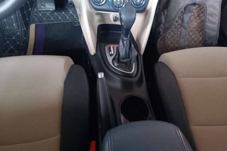 Used Fiat Viaggio 2012 1.4T Automatic Enjoyment Edition Gear Lever