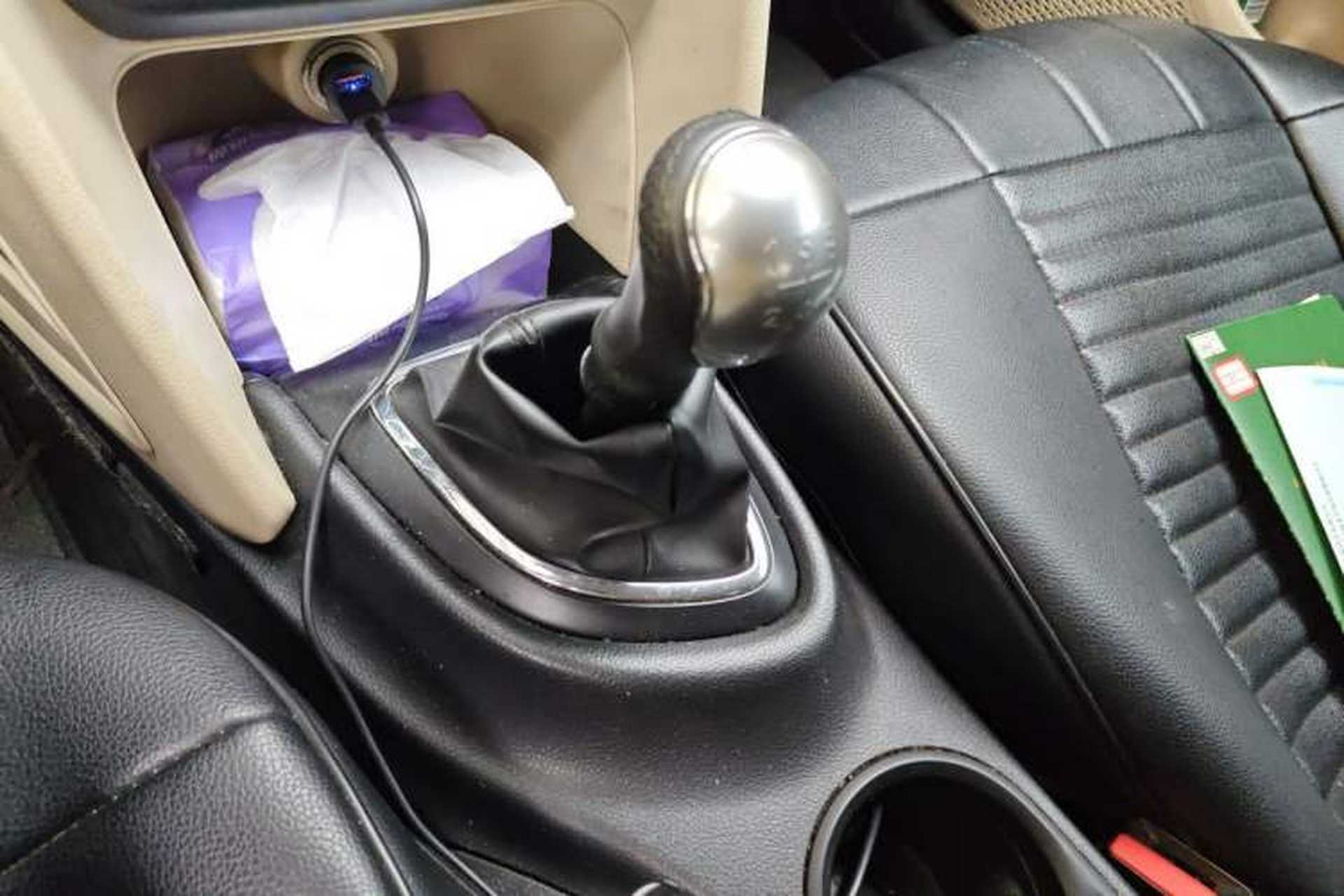 Used Fiat Viaggio 2012 1.4T Manual Enjoyment Edition Gear Lever