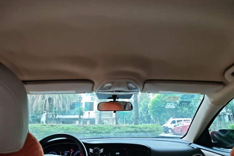 Used Fiat Viaggio 2012 1.4T Manual Enjoyment Edition Headliner