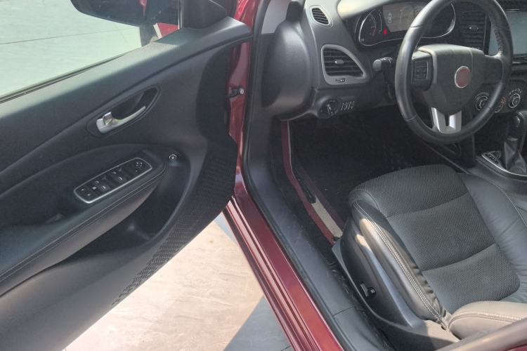 Used Fiat Viaggio 2012 1.4T Automatic Jingxiang Edition Interior 2