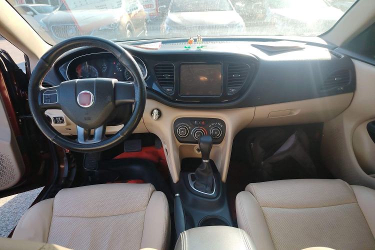 Used Fiat Viaggio 2012 1.4T Automatic Enjoyment Edition Interior 2