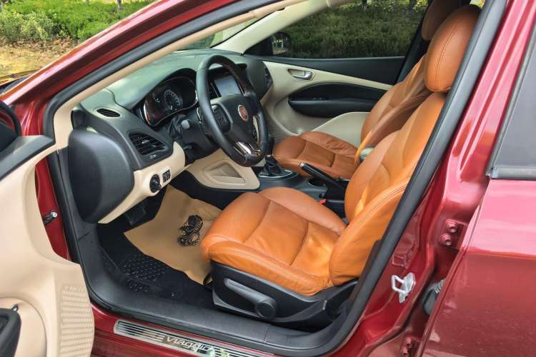Used Fiat Viaggio 2012 1.4T Automatic Enjoyment Edition Interior 2