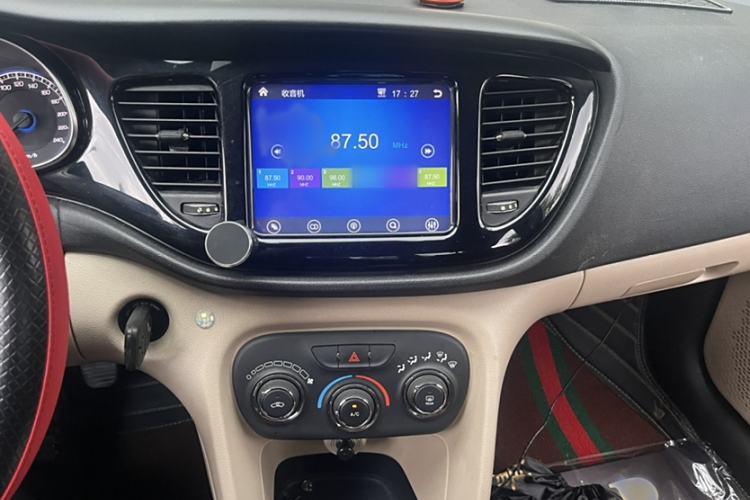 Used Fiat Viaggio 2012 1.4T Manual Enjoyment Edition Interior 2