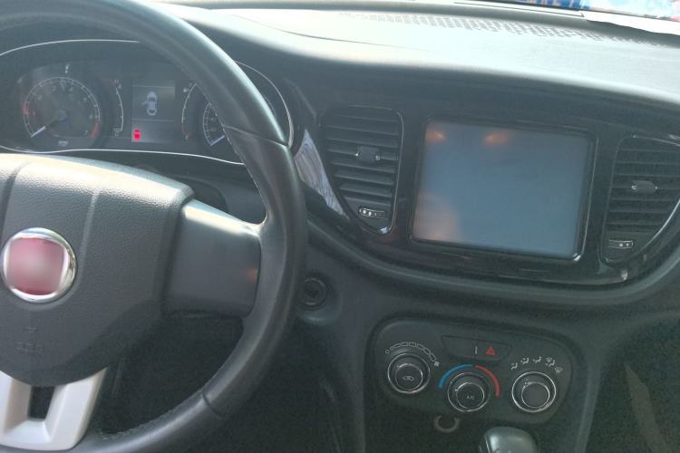 Used Fiat Viaggio 2012 1.4T Automatic Jingxiang Edition Interior 3