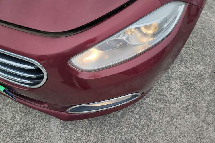Used Fiat Viaggio 2012 1.4T Automatic Jingxiang Edition Left Front Headlight