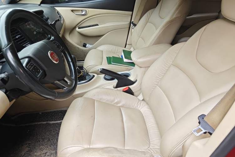 Used Fiat Viaggio 2012 1.4T Automatic Luxury Edition Left Front Seat