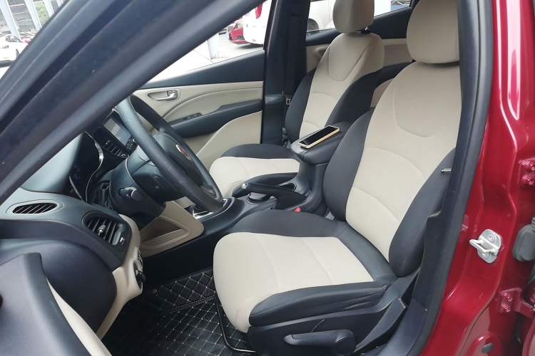 Used Fiat Viaggio 2012 1.4T Automatic Enjoyment Edition Left Front Seat