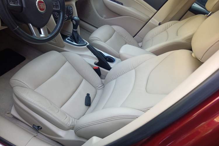 Used Fiat Viaggio 2012 1.4T Automatic Luxury Edition Left Front Seat