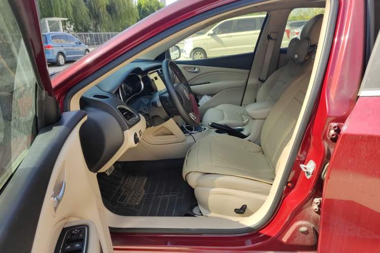 Used Fiat Viaggio 2012 1.4T Automatic Luxury Edition Left Front Seat
