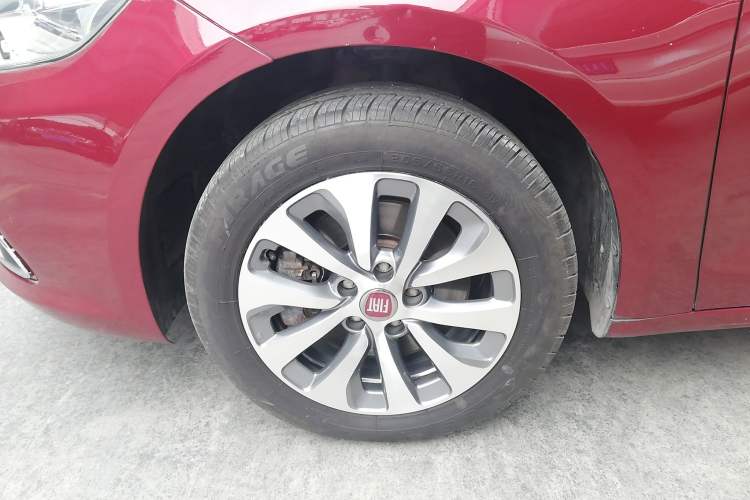 Used Fiat Viaggio 2012 1.4T Automatic Enjoyment Edition Left Front Wheel Hub