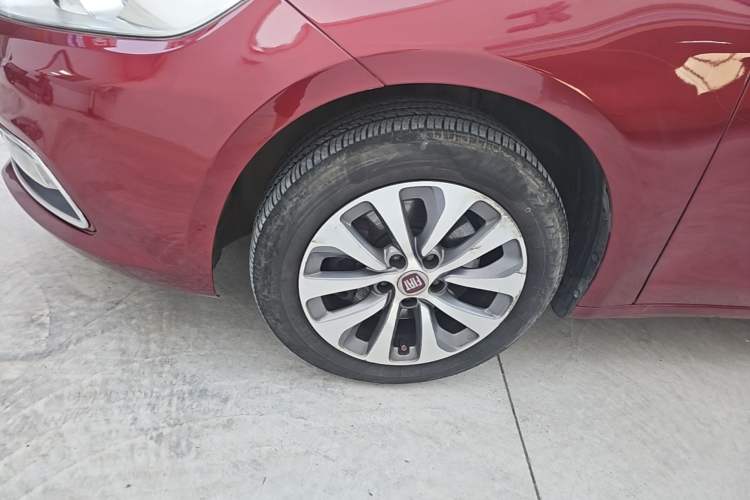 Used Fiat Viaggio 2012 1.4T Automatic Jingxiang Edition Left Front Wheel Hub