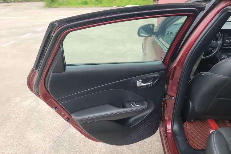 Used Fiat Viaggio 2012 1.4T Automatic Jingxiang Edition Left Rear Door Interior