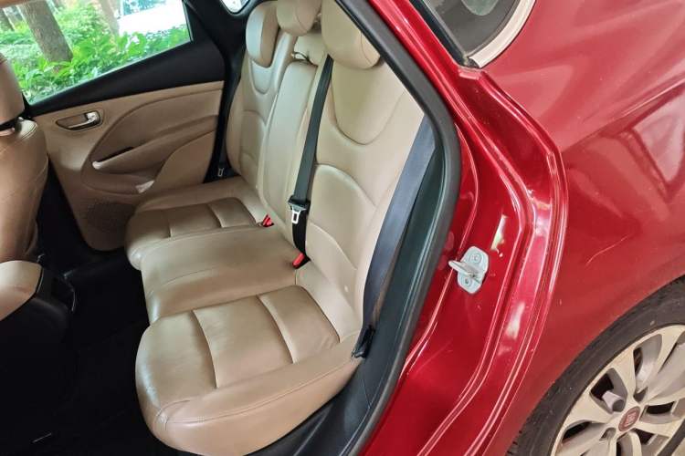 Used Fiat Viaggio 2012 1.4T Manual Enjoyment Edition Left Rear Seat