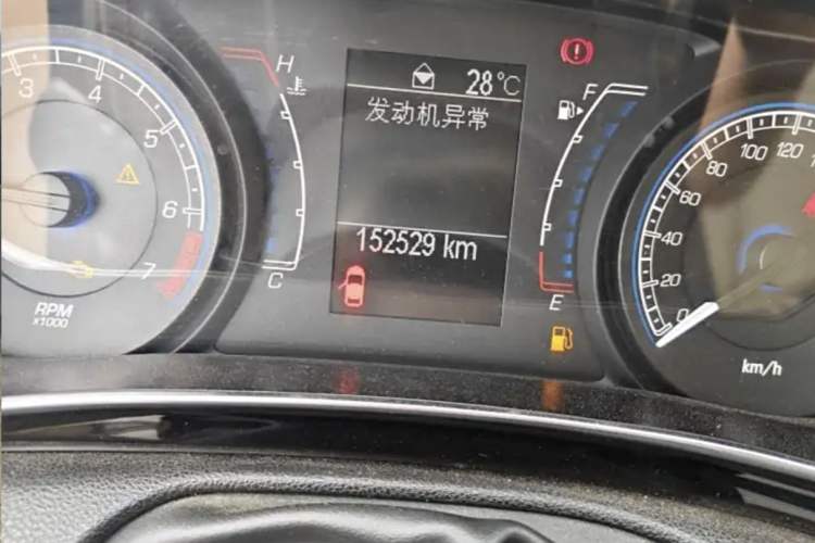 Used Fiat Viaggio 2012 1.4T Manual Enjoyment Edition Odometer Close Up