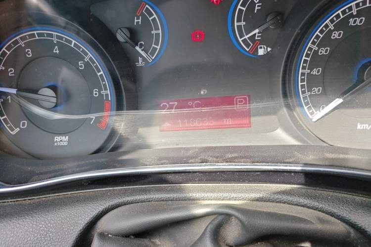 Used Fiat Viaggio 2012 1.4T Automatic Enjoyment Edition Odometer Close Up
