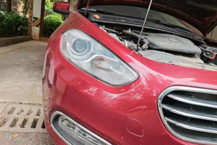 Used Fiat Viaggio 2012 1.4T Manual Enjoyment Edition Right Front Headlight