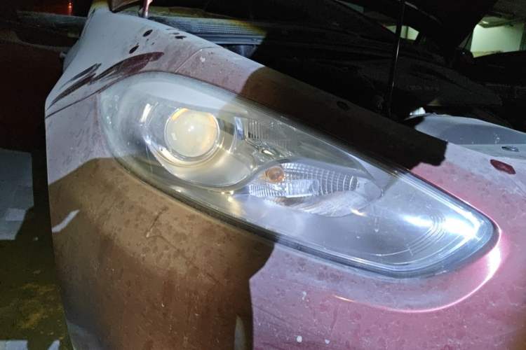 Used Fiat Viaggio 2012 1.4T Automatic Enjoyment Edition Right Front Headlight
