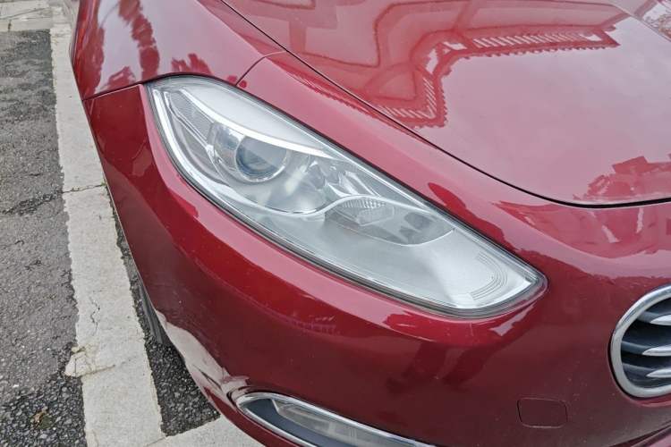 Used Fiat Viaggio 2012 1.4T Automatic Enjoyment Edition Right Front Headlight