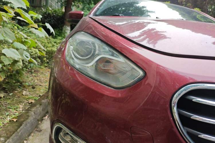 Used Fiat Viaggio 2012 1.4T Automatic Luxury Edition Right Front Headlight
