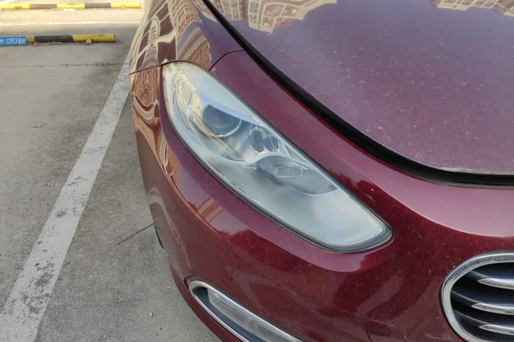 Used Fiat Viaggio 2012 1.4T Automatic Luxury Edition Right Front Headlight
