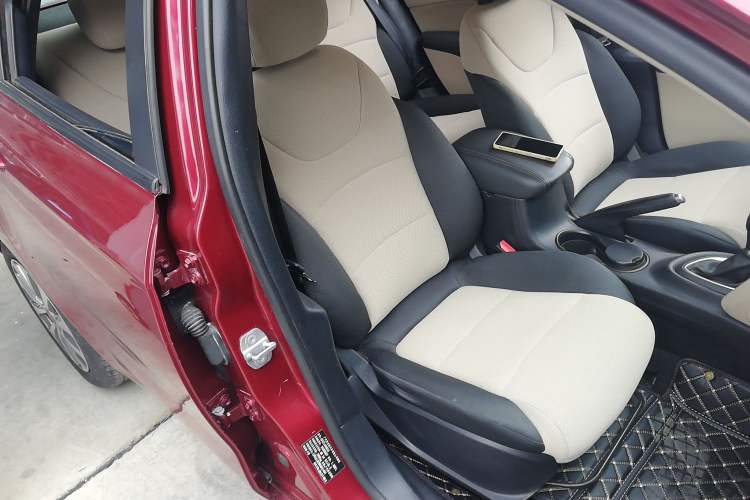 Used Fiat Viaggio 2012 1.4T Automatic Enjoyment Edition Right Front Seat