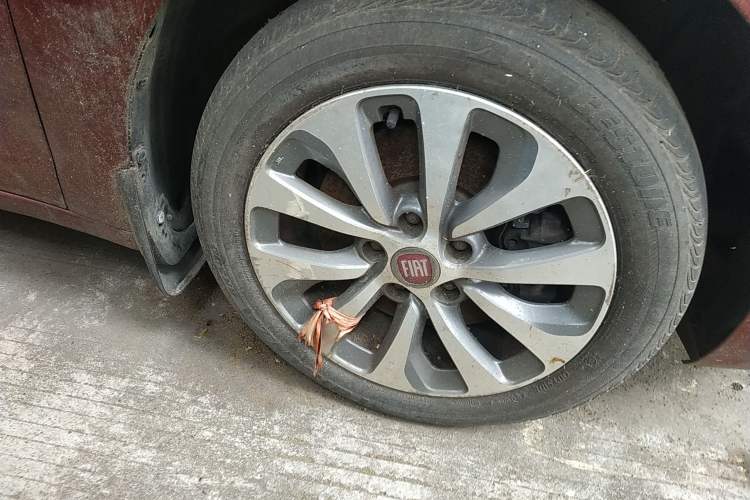 Used Fiat Viaggio 2012 1.4T Manual Enjoyment Edition Right Front Wheel Hub
