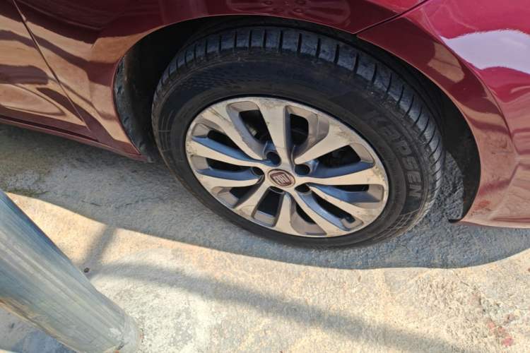 Used Fiat Viaggio 2012 1.4T Automatic Jingxiang Edition Right Front Wheel Hub