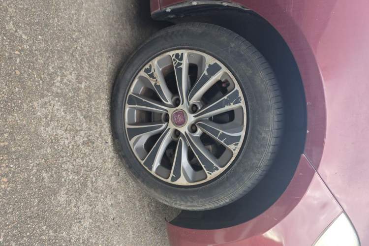 Used Fiat Viaggio 2012 1.4T Manual Enjoyment Edition Right Front Wheel Hub