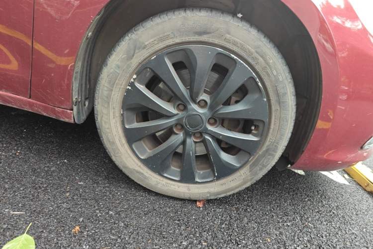 Used Fiat Viaggio 2012 1.4T Automatic Enjoyment Edition Right Front Wheel Hub