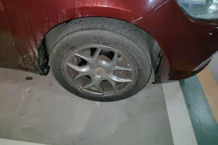 Used Fiat Viaggio 2012 1.4T Manual Enjoyment Edition Right Front Wheel Hub
