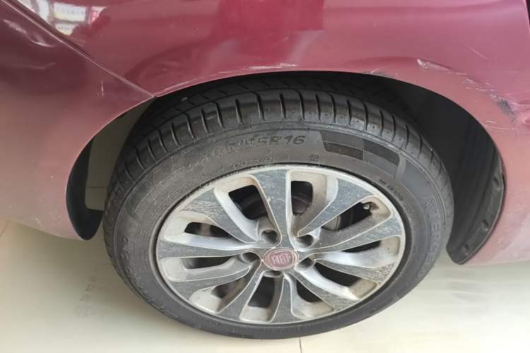 Used Fiat Viaggio 2012 1.4T Automatic Jingxiang Edition Right Rear Wheel Hub
