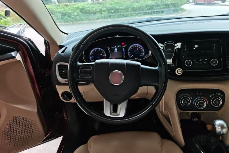 Used Fiat Viaggio 2012 1.4T Manual Enjoyment Edition Steering Wheel