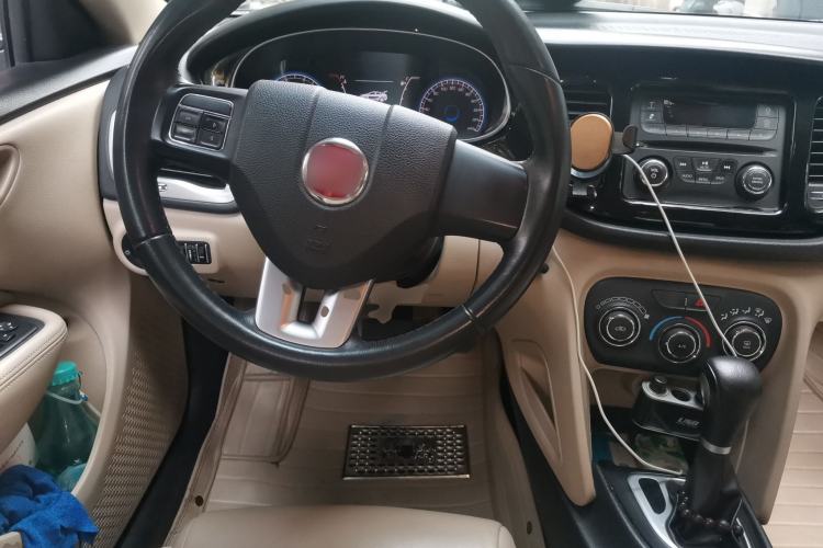 Used Fiat Viaggio 2012 1.4T Automatic Enjoyment Edition Steering Wheel
