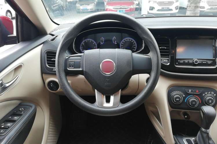 Used Fiat Viaggio 2012 1.4T Automatic Enjoyment Edition Steering Wheel
