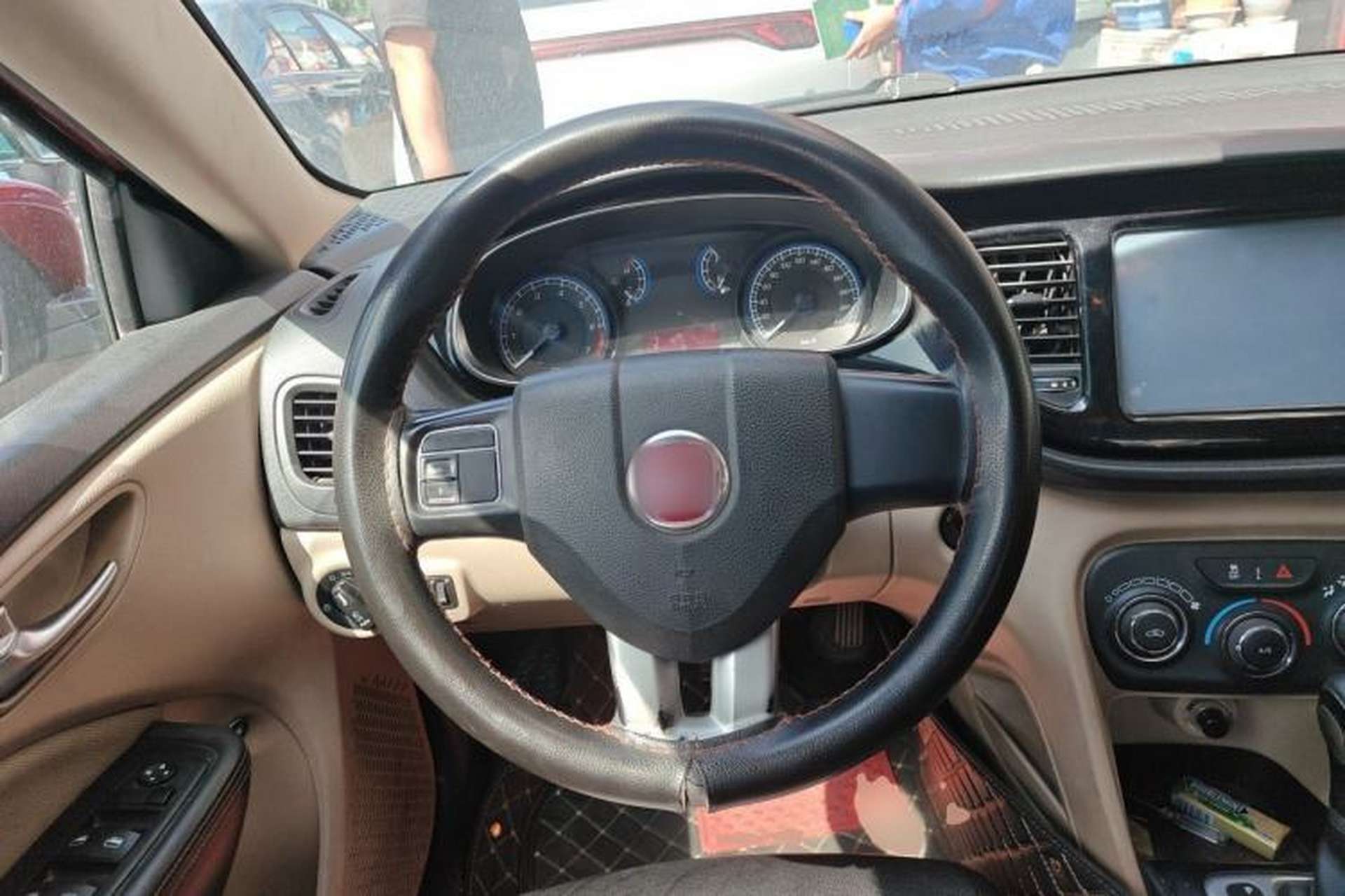 Used Fiat Viaggio 2012 1.4T Automatic Enjoyment Edition Steering Wheel